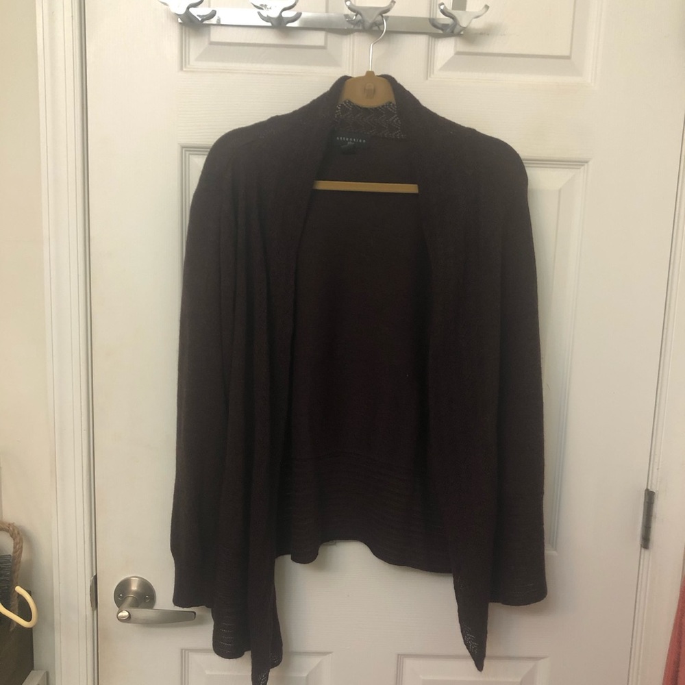 Maroon cardigan with lace details